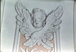 Geometrische Ornamente und Cherubim