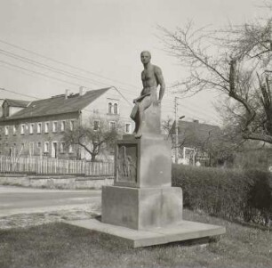 Denkmal für die Gefallenen des 1. Weltkrieges : Denkmal für die Gefallenen des 1. Weltkrieges. Stein (nach 1918). Arnsdorf (Landkreis Bautzen)-Kleinwolmsdorf
