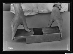 Elektronenmikroskop-Kassette, Bild 6, Foto 1961