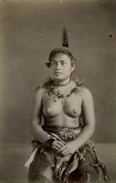 "Fille de chef, Saoraii, Îles Samoa"