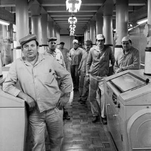 Mühle : VEB Nahrungsmittelkombinat Albert Kuntz Wurzen. Portrait der Mühlen-Arbeiter