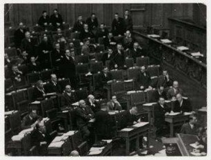 Reichstagssitzung, Berlin. von links: Elard von Oldenburg-Januschau, Joseph Goebbels, Wilhelm Frick, Gregor Strasser