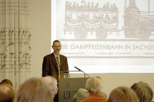 Einführung durch Perk Loesch im Vortragssaal