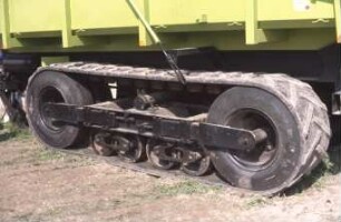 Fotografie: Transportgerät, Muldenkipper, Gummiraupenlaufwerk
