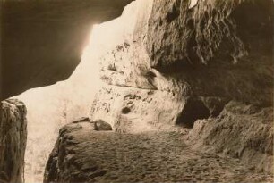 Elbsandsteingebirge. Winterstein (Hinteres Raubschloss). Sogenannter Saalraum am Aufstieg zum Plateau. Hier wird ein ehemaliger Saal evrmutet