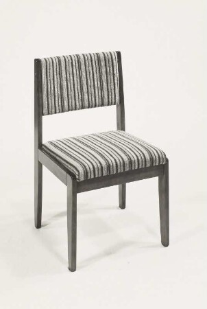 Stuhl mit gepolsterter Sitzfläche und Rückenlehne (Modell EW 161)