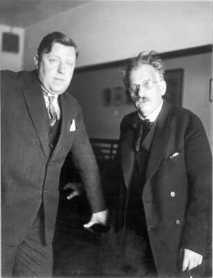 Porträt des Regisseurs Otto Erhardt und des Komponisten Hans Pfitzner. Fotografie von Ursula Richter anläßlich der Dresdner Erstaufführung 20.02.1929 seiner Oper "Der arme Heinrich" unter Leitung des Komponisten