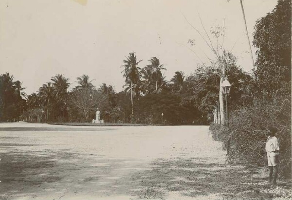 Place devant le monument à l'empereur Guillaume