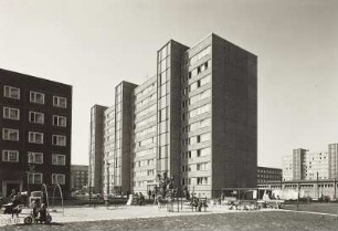 Dresden-Johannstadt. Zehn- und fünfgeschossige Wohnbauten zwischen Striesener und Holbeinstraße