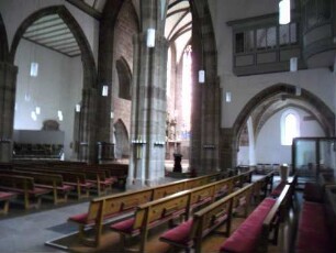 Stadtkirche-Langhaus Innen - Ansicht nach Osten mit Ausstattung in Übersicht