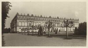 Oberbayern. Gartenfassade des von 1878 bis 1886 im Stil des Neubarock erbauten Neuen Schloss Herrenchiemsee.