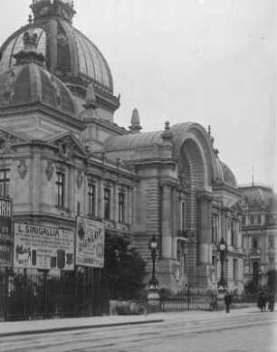 Sparkassengebäude : Das Sparkassengebäude in Bukarest.