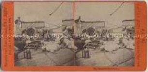 Matrosen bei Übungen am Geschütz, Nr. 35 aus der Serie "Marine" von der Weltumsegelung auf der S.M.S. "Hertha"