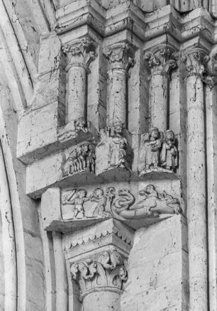 Relieffries mit Szenen aus einer Heiligenvita und den Heiligen drei Königen (?)