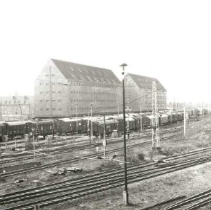 Cottbus. Speicher, Vetschauer Straße. um 1920. Blick über Gleisanlagen nach Südwest