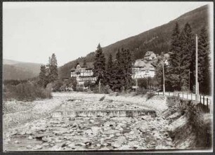 Spindlermühle (Spindleruv Mlyn/Tschechische Republik). Blick zum Grand Hotel
