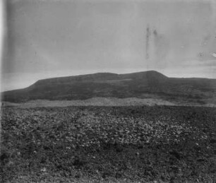 Einsturzkessel : Blick aus der Ferne auf die Caldera de las Cañadas (vulaknischer Einsturzkessel).