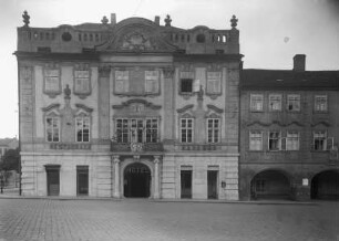 Palais Kučera & Haus Zum Goldenen Schiff & Haus Nr. 114