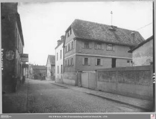 Eckenheimer Landstraße nach Norden, links Eckenheimer Landstraße 483 (angeschnitten), rechts Bürgermeisteramt