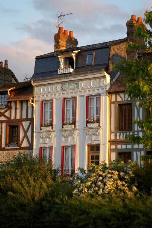 Frankreich. Haute Normandie. Eure. Pont de l Arche. Haus im Abendlicht
