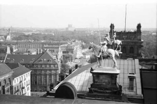 Berlin: Blick vom Reichstag auf Haus der Ingenieure
