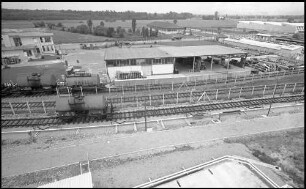 Freiburg: Blick vom Tank auf Lager und Verwaltungsgebäude