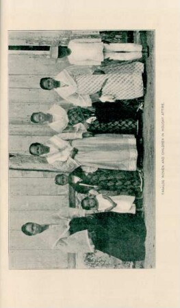 Tagálog women and children in holiday attire