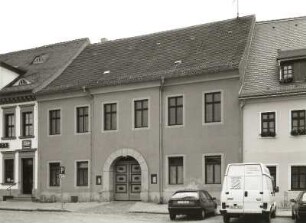 Belgern, Markt 10. Wohnhaus, Ackerbürgerhaus (1751/1850). Straßenansicht