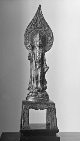 Kwannon mit Flasche, buddhistische Gottheit der Barmherzigkeit