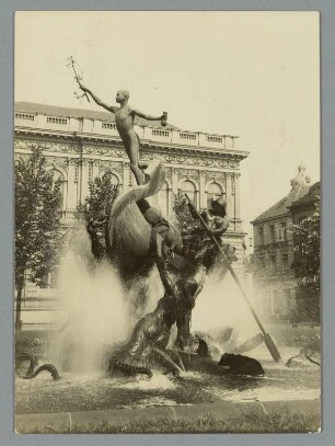 Ansbach, Brunnen vor der Residenz