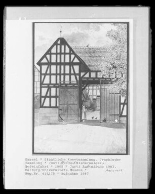 Niederwalgern: Hofeinfahrt