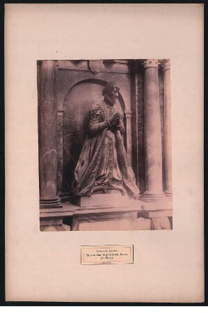 Freiberg, Dom. Fürstengruft (1585-1594, G. M. Nosseni). Statue der Kurfürstin Anna