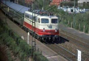 Stuttgart Nord Lok 112 Durchfahrt D UIC-X-Wagen