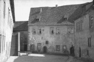 Rothenfels, Bergrothenfels: Burg Rothenfels, Burghof