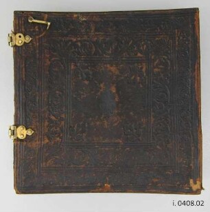 Schatulle / Patronentasche mit Schatulle, Schubladen, Schreibzeug, Balsambüchse und vier Fläschchen