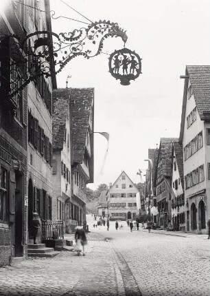 Wirtshausausleger "Drei Mohren" : Ansicht mit Wirtshausausleger "Drei Mohren"