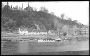 Meißen. Elbdamm mit Martinsplatz und Martinskirche