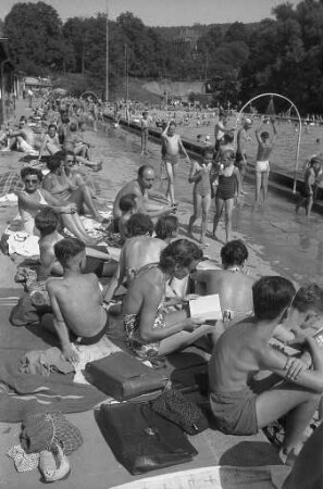 Badebetrieb im Nagold-Freibad.
