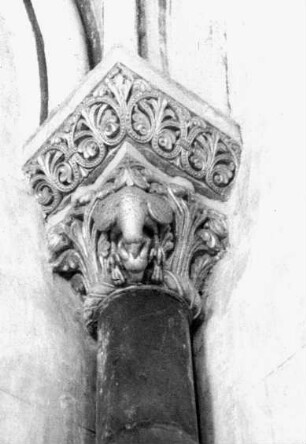 Freyburg (Unstrut), Schloss Neuenburg, Doppelkapelle, Kapitell im Obergeschoss