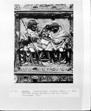 Der Hochaltar des Aachener Münsters — Antependium mit Darstellung der zwölf Apostel — Judas Thaddäus und ein Mönch