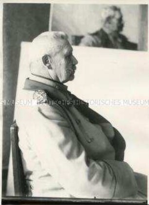 Paul von Hindenburg im Atelier
