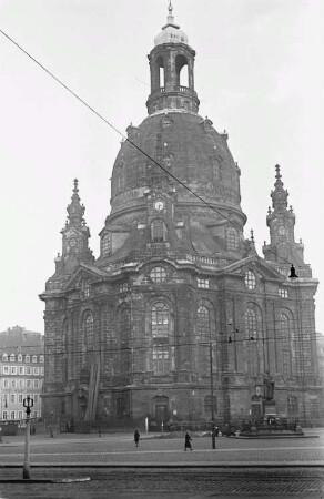 Dresden, Neumarkt. Frauenkirche (1726-1743; G. Bähr). Ansicht von Südwesten