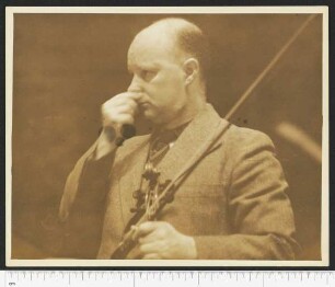 Porträtaufnahme Paul Hindemith