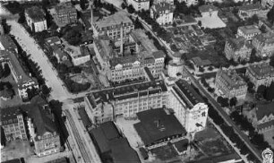 Dresden-Striesen. Wohnbebauung Glashütter Straße / Ecke Schandauer Straße mit Ernemann-Werk (VEB Pentacon). Luftbild-Schrägaufnahme von Südost