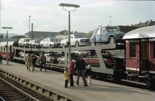 Bad Säckingen: Huckepack-Wagen mit Autos