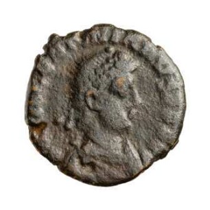 Münze, Aes 4, 25. August 383 bis 28. August 388 n. Chr.