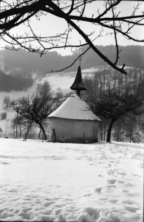 Föhrental: Hofkapelle im Schnee im Föhrental
