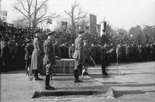 Bukarest: Einzug der rumänischen Truppen von Odessa, König (Mihai I.), (Marschall Ion) Antonescu - Generalfeldmarschall (Wilhelm) Keitel