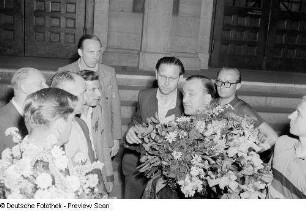 Werner Schiffner (3.v.r.) bei der Begrüßung