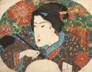 Porträt einer Dame mit geschlossenem Fächer vor Chrysanthemen